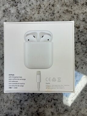 Apple AirPods Wireless Earbuds - White